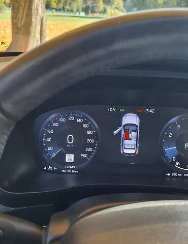 Вольво XC40 2018 в Ровно на Automoto.ua Белый Вольво XC40, объемом двигателя 1.97 л и пробегом 132 тыс. км за 23500 $, фото 11 на Automoto.ua