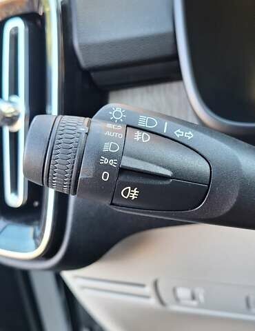 Вольво XC40 2018 в Ровно на Automoto.ua Белый Вольво XC40, объемом двигателя 1.97 л и пробегом 132 тыс. км за 23500 $, фото 23 на Automoto.ua