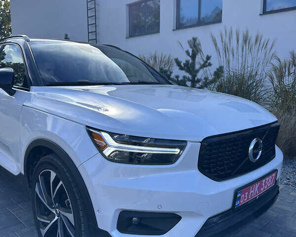 Вольво XC40 2018 в Луцке на Automoto.ua Белый Вольво XC40, объемом двигателя 1.97 л и пробегом 163 тыс. км за 24500 $, фото 41 на Automoto.ua