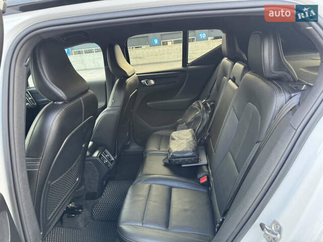 Белый Вольво XC40, объемом двигателя 1.97 л и пробегом 188 тыс. км за 26500 $, фото 40 на Automoto.ua