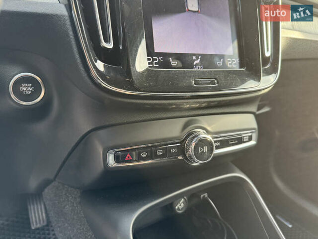 Белый Вольво XC40, объемом двигателя 1.97 л и пробегом 188 тыс. км за 26500 $, фото 37 на Automoto.ua