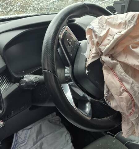 Вольво XC40 2018 в Ирпене на Automoto.ua Белый Вольво XC40, объемом двигателя 1.97 л и пробегом 168 тыс. км за 16000 $, фото 7 на Automoto.ua