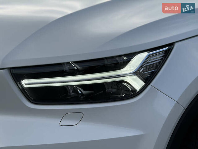 Вольво XC40 2018 в Виннице на Automoto.ua Белый Вольво XC40, объемом двигателя 1.97 л и пробегом 188 тыс. км за 26900 $, фото 22 на Automoto.ua