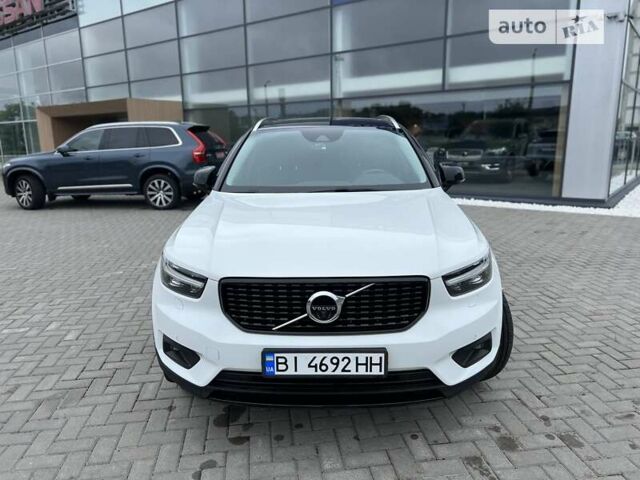 Белый Вольво XC40, объемом двигателя 1.97 л и пробегом 17 тыс. км за 39000 $, фото 9 на Automoto.ua