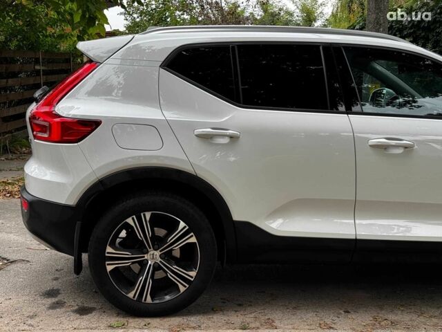 Белый Вольво XC40, объемом двигателя 2 л и пробегом 152 тыс. км за 26490 $, фото 9 на Automoto.ua