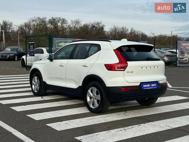 Белый Вольво XC40, объемом двигателя 2 л и пробегом 222 тыс. км за 18000 $, фото 6 на Automoto.ua