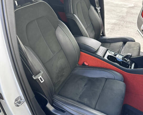 Вольво XC40 2018 в Луцке на Automoto.ua Белый Вольво XC40, объемом двигателя 1.97 л и пробегом 163 тыс. км за 24500 $, фото 25 на Automoto.ua