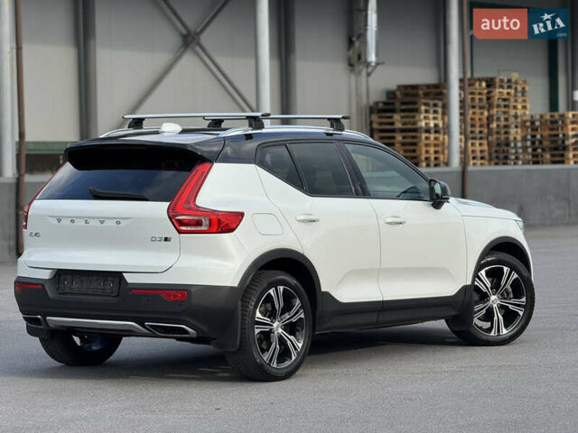 Белый Вольво XC40, объемом двигателя 1.97 л и пробегом 188 тыс. км за 26500 $, фото 3 на Automoto.ua
