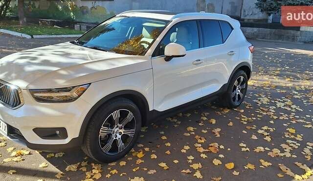 Вольво XC40 2018 в Ровно на Automoto.ua Белый Вольво XC40, объемом двигателя 1.97 л и пробегом 132 тыс. км за 23500 $, фото 6 на Automoto.ua