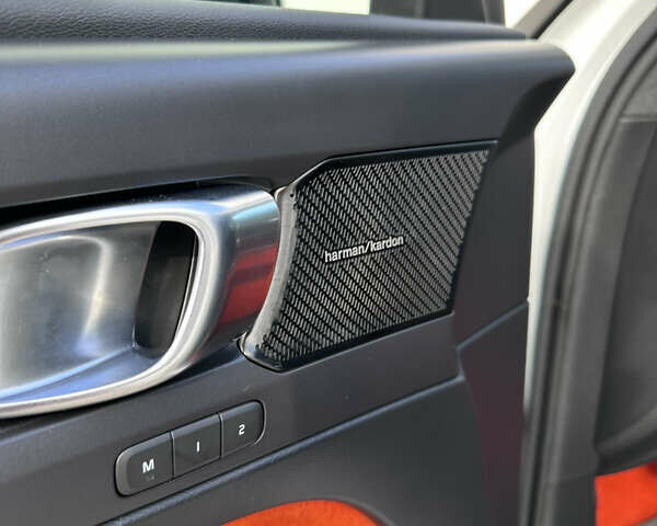 Вольво XC40 2018 в Луцке на Automoto.ua Белый Вольво XC40, объемом двигателя 1.97 л и пробегом 163 тыс. км за 24500 $, фото 17 на Automoto.ua