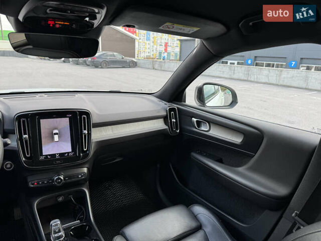 Белый Вольво XC40, объемом двигателя 1.97 л и пробегом 188 тыс. км за 26500 $, фото 43 на Automoto.ua