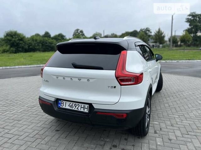 Белый Вольво XC40, объемом двигателя 1.97 л и пробегом 17 тыс. км за 39000 $, фото 5 на Automoto.ua