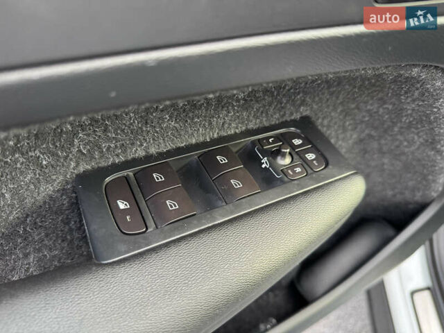 Белый Вольво XC40, объемом двигателя 1.97 л и пробегом 188 тыс. км за 26500 $, фото 27 на Automoto.ua