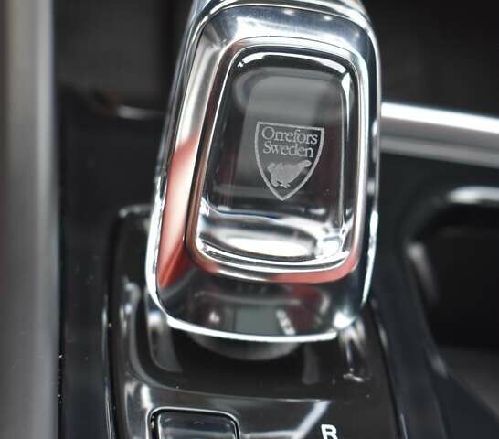 Белый Вольво XC40, объемом двигателя 1.97 л и пробегом 97 тыс. км за 27300 $, фото 7 на Automoto.ua