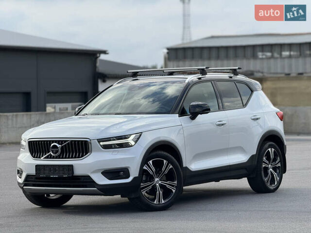 Белый Вольво XC40, объемом двигателя 1.97 л и пробегом 188 тыс. км за 26500 $, фото 5 на Automoto.ua