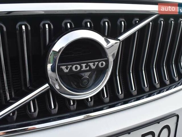 Белый Вольво XC40, объемом двигателя 1.97 л и пробегом 97 тыс. км за 27300 $, фото 9 на Automoto.ua