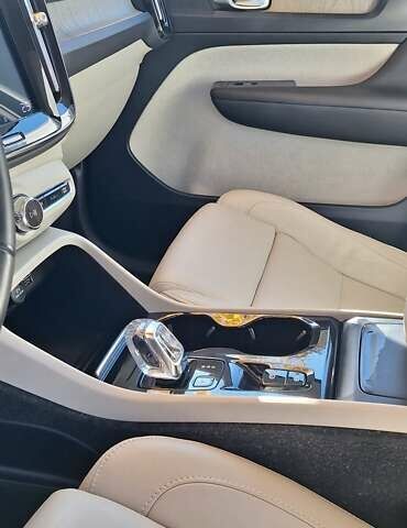 Вольво XC40 2018 в Ровно на Automoto.ua Белый Вольво XC40, объемом двигателя 1.97 л и пробегом 132 тыс. км за 23500 $, фото 14 на Automoto.ua