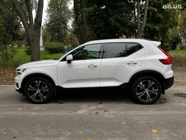 Белый Вольво XC40, объемом двигателя 2 л и пробегом 152 тыс. км за 26490 $, фото 5 на Automoto.ua