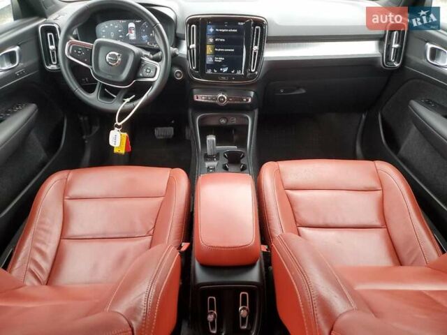 Білий Вольво XC40, об'ємом двигуна 1.97 л та пробігом 105 тис. км за 6800 $, фото 7 на Automoto.ua
