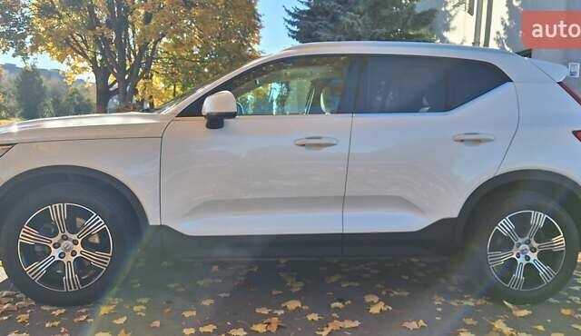 Вольво XC40 2018 в Ровно на Automoto.ua Белый Вольво XC40, объемом двигателя 1.97 л и пробегом 132 тыс. км за 23500 $, фото 4 на Automoto.ua