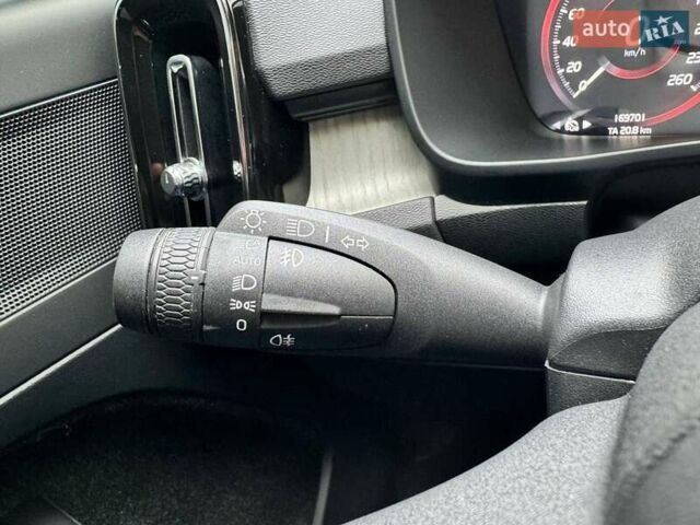 Белый Вольво XC40, объемом двигателя 1.97 л и пробегом 170 тыс. км за 26990 $, фото 15 на Automoto.ua