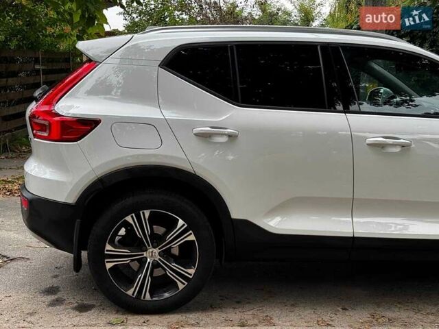 Белый Вольво XC40, объемом двигателя 2 л и пробегом 152 тыс. км за 26490 $, фото 11 на Automoto.ua