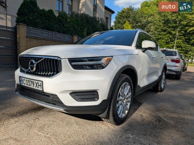 Белый Вольво XC40, объемом двигателя 1.97 л и пробегом 132 тыс. км за 17999 $, фото 12 на Automoto.ua