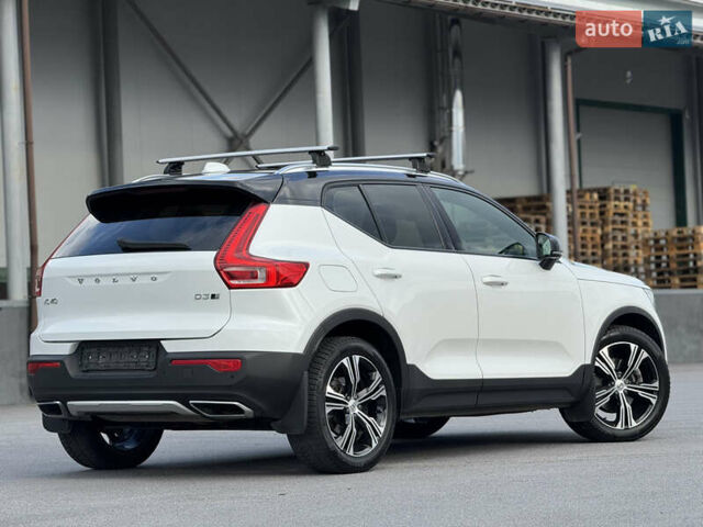 Белый Вольво XC40, объемом двигателя 1.97 л и пробегом 188 тыс. км за 26500 $, фото 2 на Automoto.ua