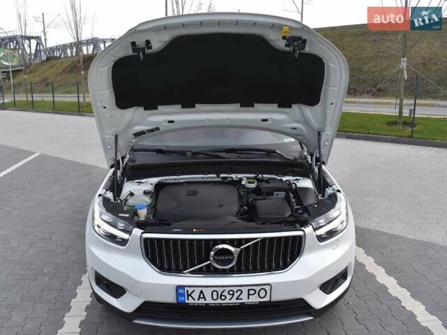 Белый Вольво XC40, объемом двигателя 1.97 л и пробегом 97 тыс. км за 27300 $, фото 22 на Automoto.ua