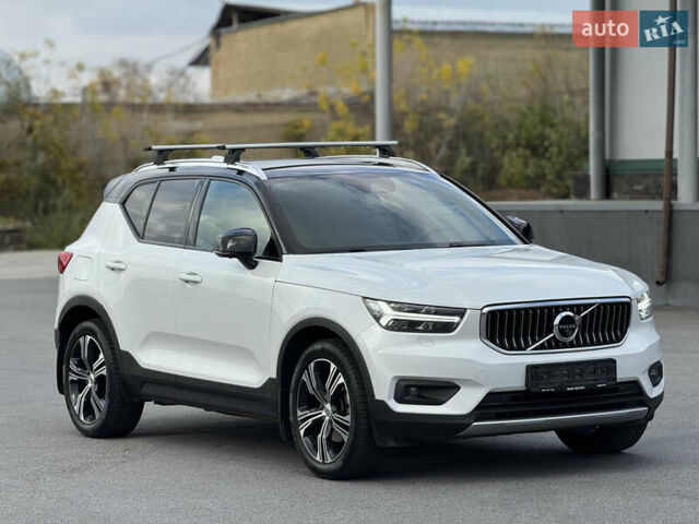 Белый Вольво XC40, объемом двигателя 1.97 л и пробегом 188 тыс. км за 26500 $, фото 16 на Automoto.ua
