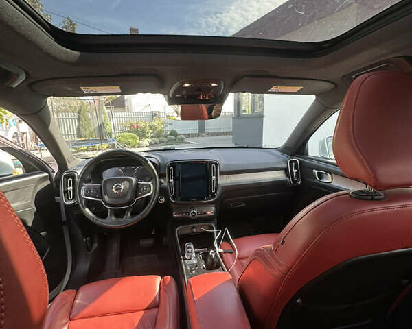 Белый Вольво XC40, объемом двигателя 1.97 л и пробегом 89 тыс. км за 24000 $, фото 14 на Automoto.ua