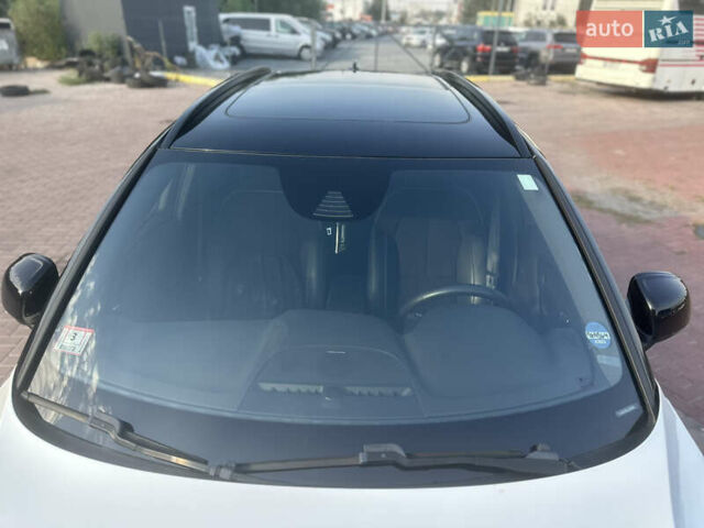 Белый Вольво XC40, объемом двигателя 1.97 л и пробегом 114 тыс. км за 25300 $, фото 14 на Automoto.ua