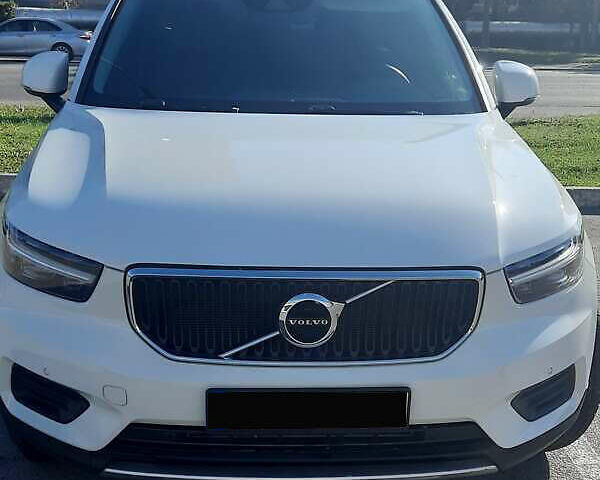 Білий Вольво XC40, об'ємом двигуна 1.97 л та пробігом 70 тис. км за 22000 $, фото 1 на Automoto.ua
