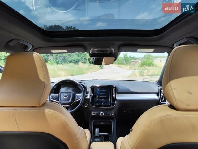 Белый Вольво XC40, объемом двигателя 1.97 л и пробегом 104 тыс. км за 24000 $, фото 7 на Automoto.ua