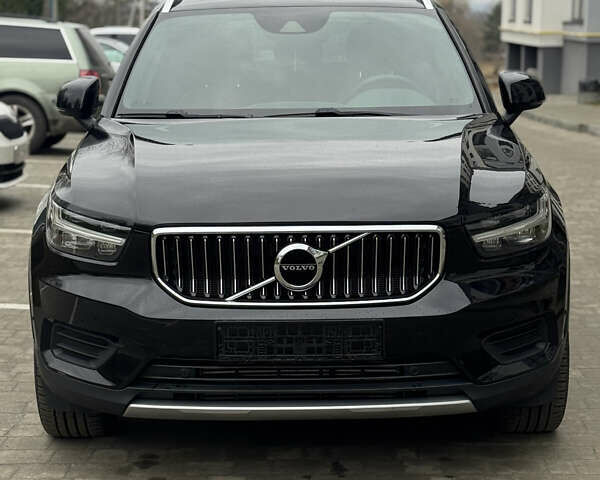 Белый Вольво XC40, объемом двигателя 1.97 л и пробегом 73 тыс. км за 21500 $, фото 7 на Automoto.ua