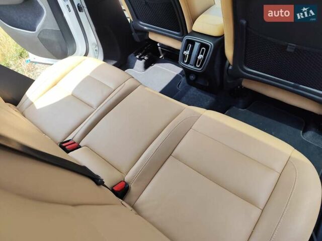 Белый Вольво XC40, объемом двигателя 1.97 л и пробегом 104 тыс. км за 24000 $, фото 2 на Automoto.ua