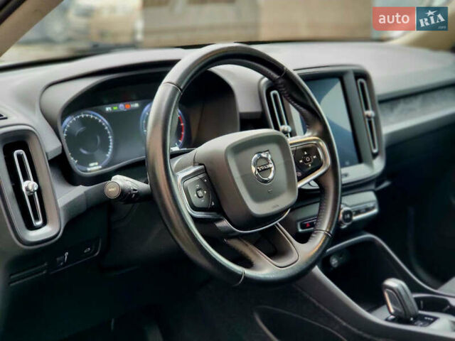 Белый Вольво XC40, объемом двигателя 1.97 л и пробегом 130 тыс. км за 24999 $, фото 11 на Automoto.ua