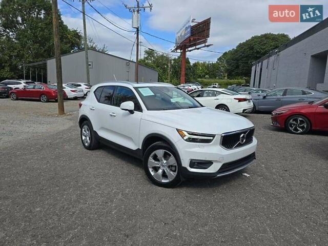 Белый Вольво XC40, объемом двигателя 1.97 л и пробегом 80 тыс. км за 19999 $, фото 2 на Automoto.ua
