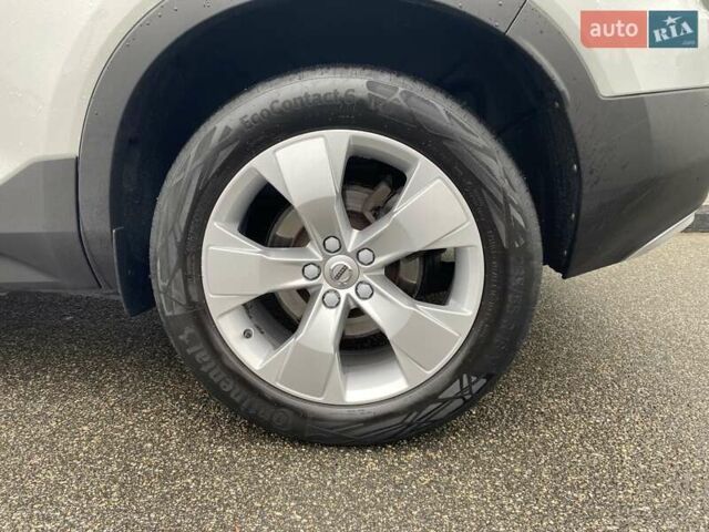 Белый Вольво XC40, объемом двигателя 1.97 л и пробегом 122 тыс. км за 28528 $, фото 18 на Automoto.ua