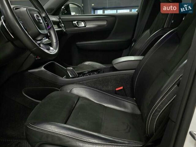 Білий Вольво XC40, об'ємом двигуна 1.97 л та пробігом 70 тис. км за 20999 $, фото 12 на Automoto.ua