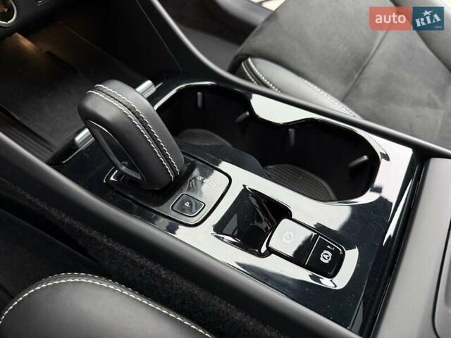 Білий Вольво XC40, об'ємом двигуна 1.97 л та пробігом 78 тис. км за 25800 $, фото 25 на Automoto.ua