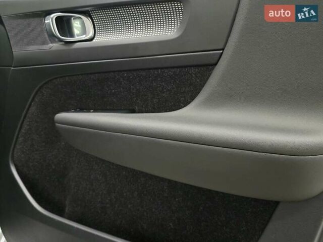 Білий Вольво XC40, об'ємом двигуна 1.97 л та пробігом 70 тис. км за 20999 $, фото 26 на Automoto.ua