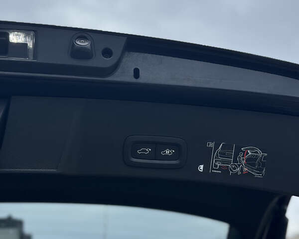 Белый Вольво XC40, объемом двигателя 1.97 л и пробегом 73 тыс. км за 21500 $, фото 16 на Automoto.ua