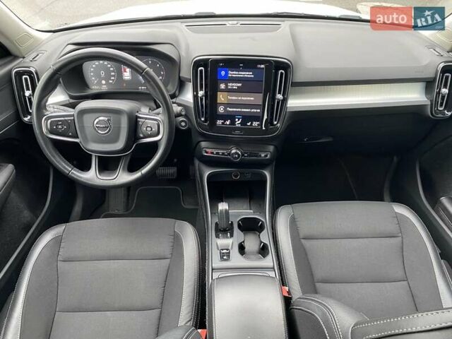 Белый Вольво XC40, объемом двигателя 1.97 л и пробегом 122 тыс. км за 28528 $, фото 19 на Automoto.ua