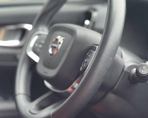 Белый Вольво XC40, объемом двигателя 1.97 л и пробегом 73 тыс. км за 21500 $, фото 11 на Automoto.ua