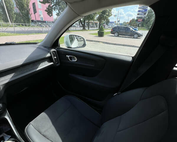 Белый Вольво XC40, объемом двигателя 1.97 л и пробегом 245 тыс. км за 27600 $, фото 16 на Automoto.ua