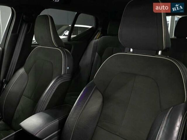 Білий Вольво XC40, об'ємом двигуна 1.97 л та пробігом 70 тис. км за 20999 $, фото 25 на Automoto.ua