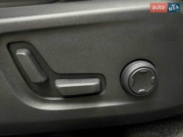 Білий Вольво XC40, об'ємом двигуна 1.97 л та пробігом 70 тис. км за 20999 $, фото 21 на Automoto.ua