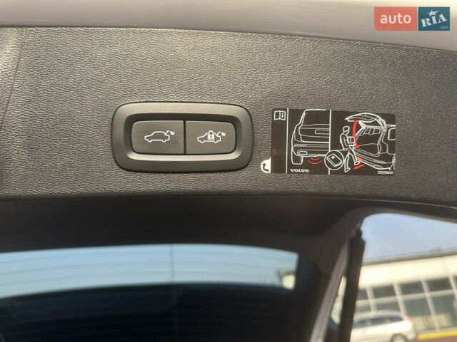 Белый Вольво XC40, объемом двигателя 1.97 л и пробегом 114 тыс. км за 25300 $, фото 27 на Automoto.ua