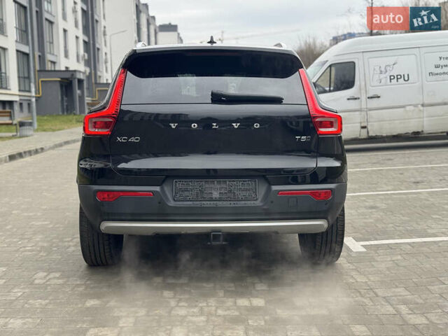 Белый Вольво XC40, объемом двигателя 1.97 л и пробегом 73 тыс. км за 21500 $, фото 3 на Automoto.ua